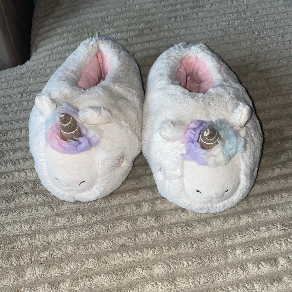 ✨ Cozy Unicorn Slippers 🦄 | Girls XL (11/12) ✨